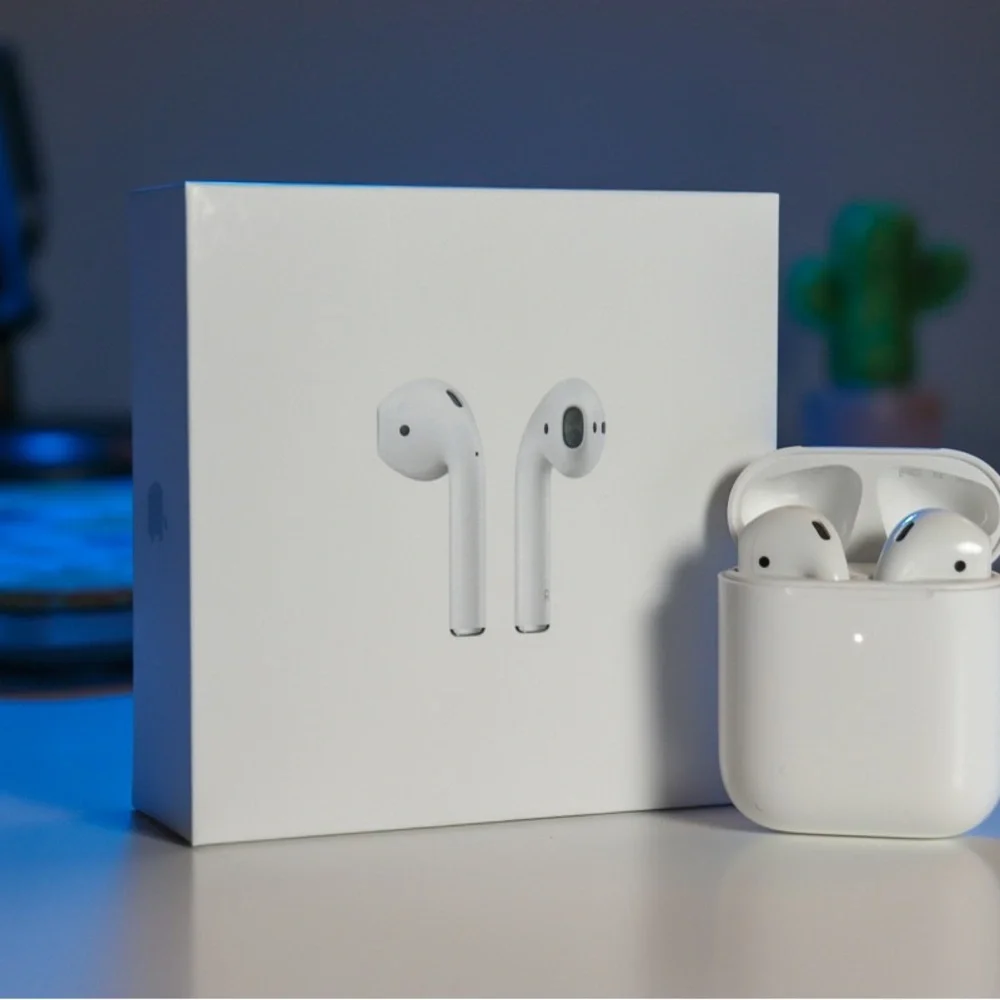 Apple AirPods with Wireless Charging Case - White